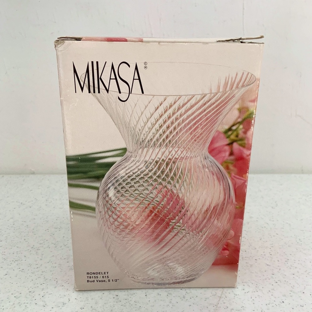 NIB Vintage Mikasa Roundlet Ribbed Bud Flower Vase 5 1/2"